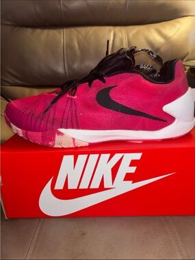Nike Hyper Chase Think Pink Athletic Sneakers, Men’s Size 14